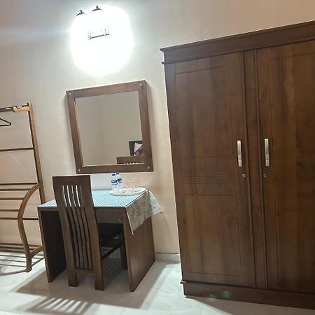Lahiru Airport Villa Andiambalama Zewnętrze zdjęcie