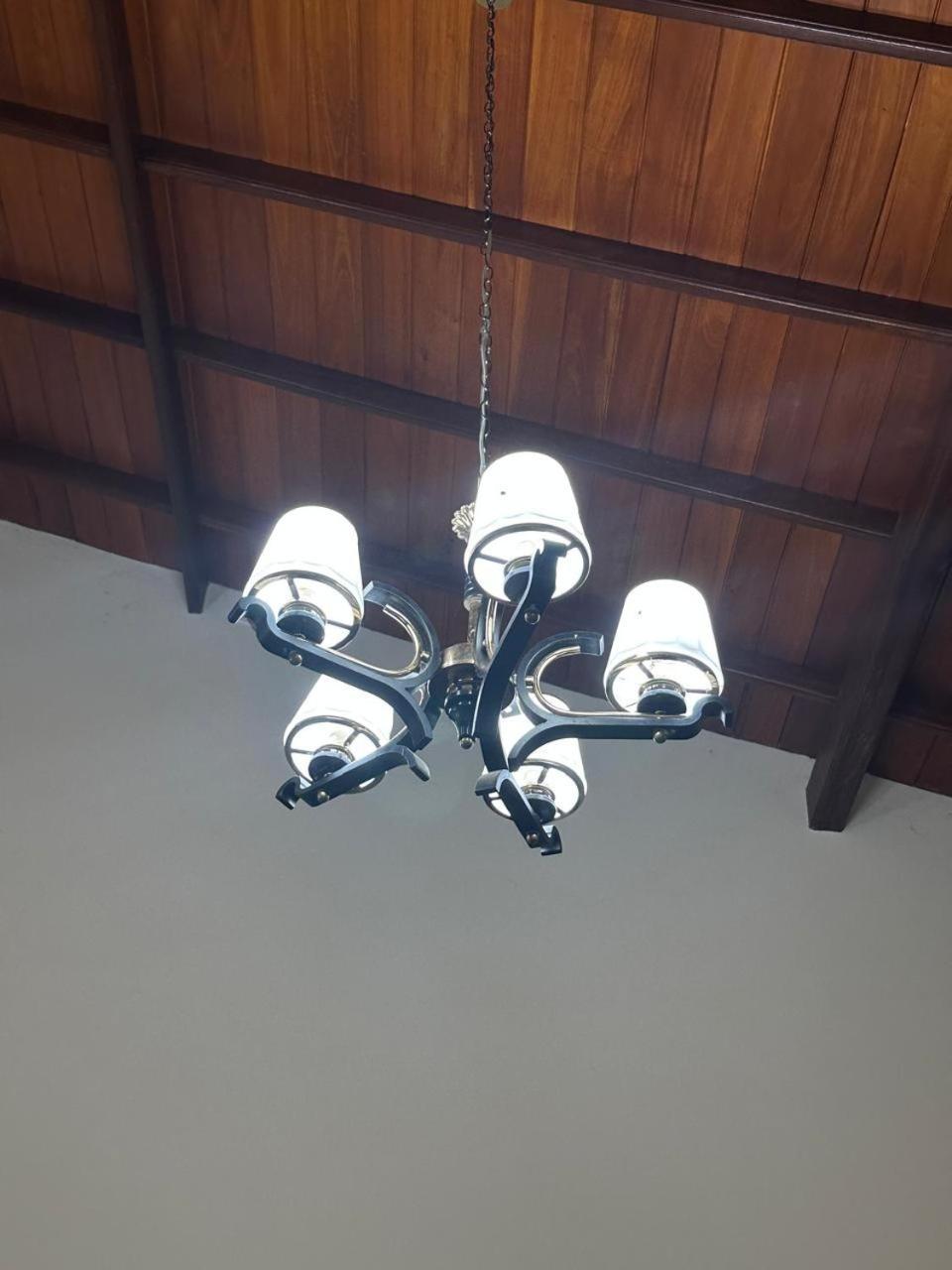 Lahiru Airport Villa Andiambalama Zewnętrze zdjęcie