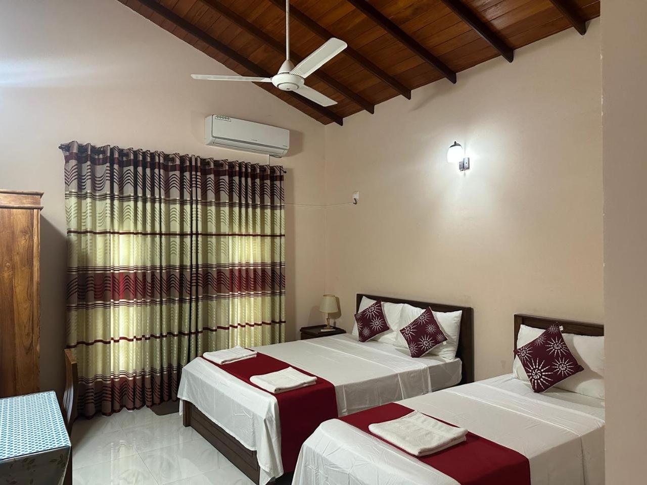 Lahiru Airport Villa Andiambalama Zewnętrze zdjęcie