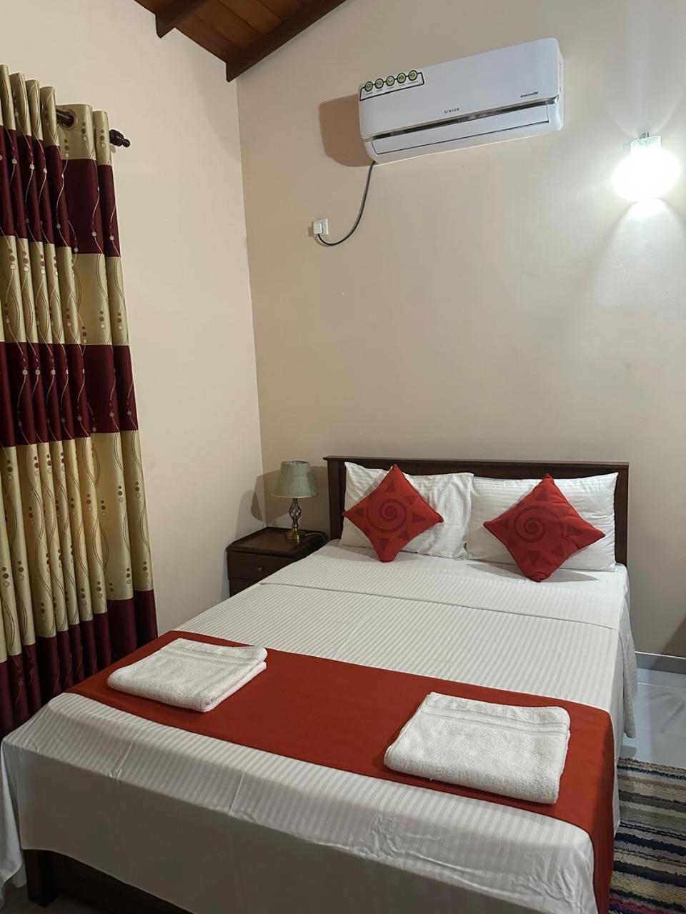 Lahiru Airport Villa Andiambalama Zewnętrze zdjęcie