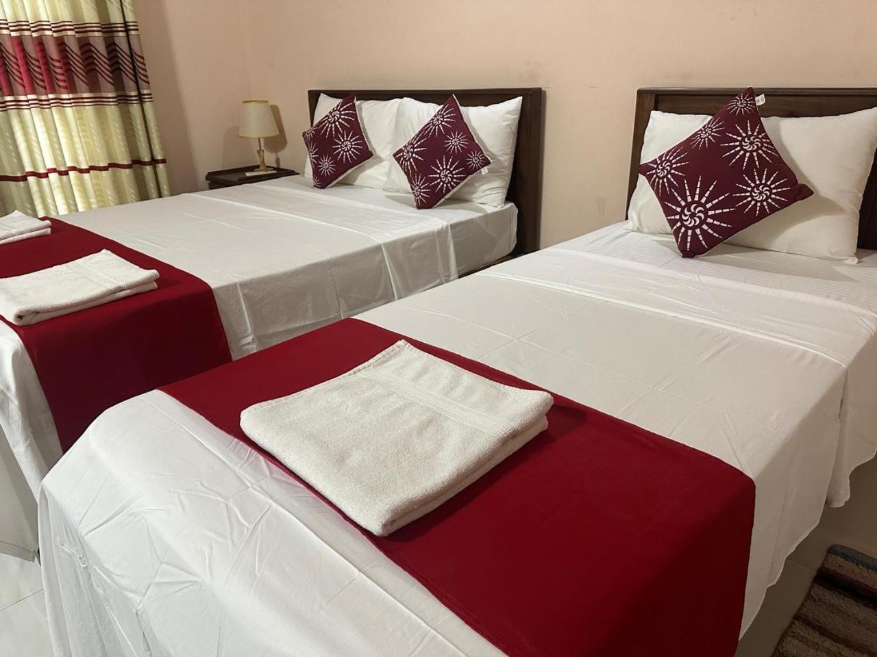 Lahiru Airport Villa Andiambalama Zewnętrze zdjęcie