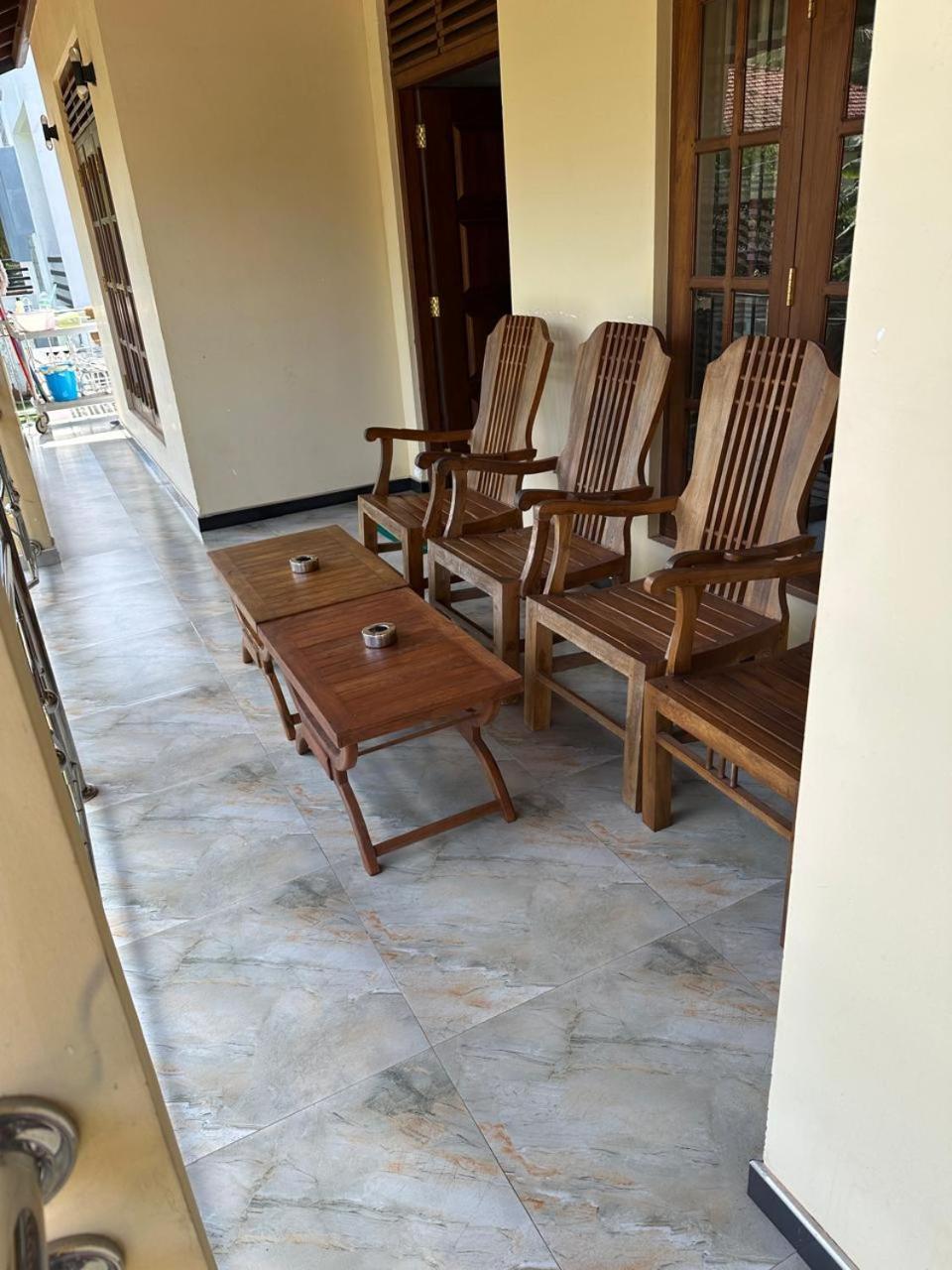 Lahiru Airport Villa Andiambalama Zewnętrze zdjęcie