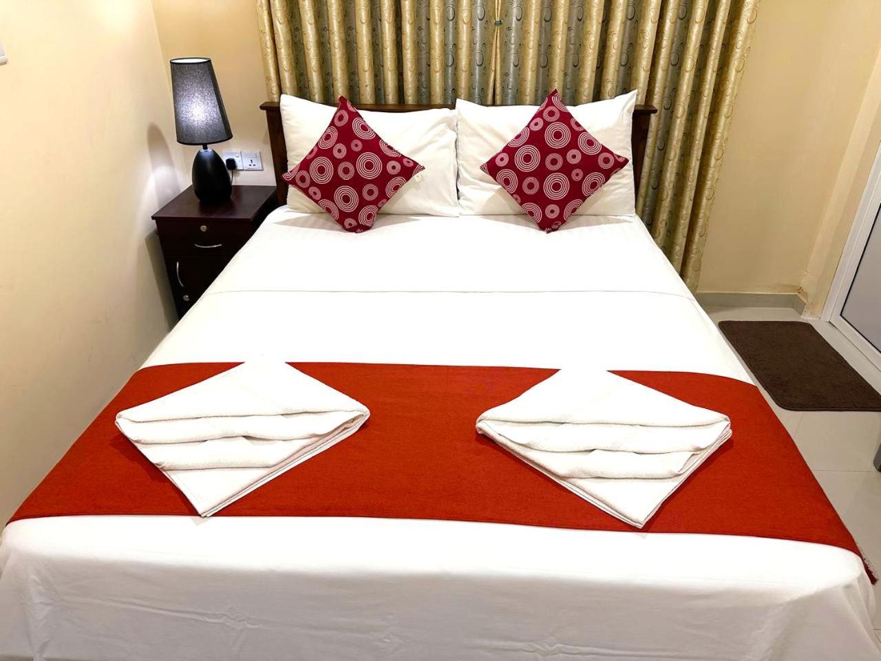 Lahiru Airport Villa Andiambalama Zewnętrze zdjęcie